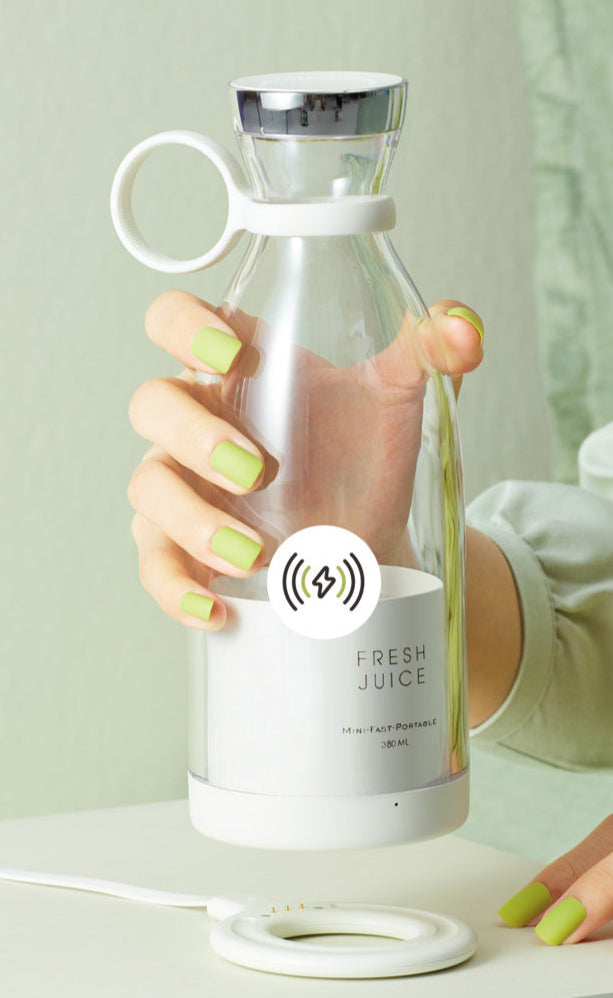 "🍓【いつでも新鮮なスムージーを作れる！】🍓  ポータブルデザインで持ち運び簡単！ USB充電式でどこでも使える！ 健康的なライフスタイルをサポート！ 🚚【今なら送料無料】数量限定、早い者勝ち！"